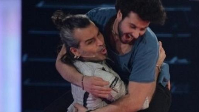 Piero Pel&ugrave; e Simone Perrone a The Voice of Italy 3