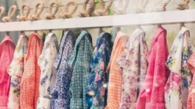 Le camicie floreali di Benetton