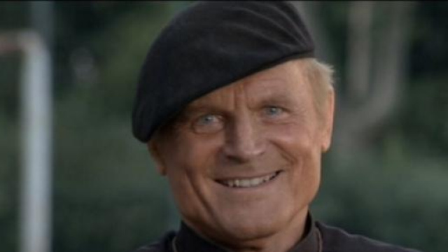 Mario Girotti nei panni di Don Matteo