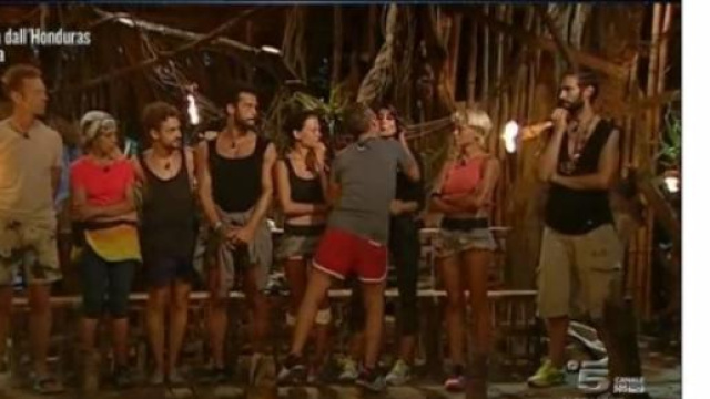 Isola dei famosi: "il bacio di Giuda" di Diaco.