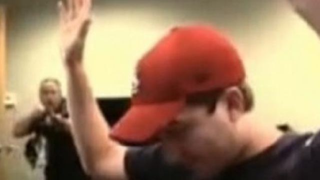 Assalto della polizia all'ufficio di Kootra