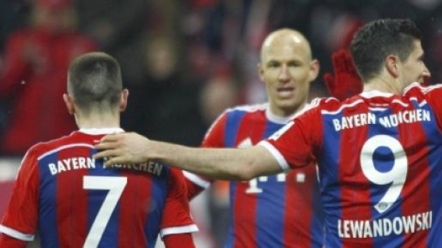 Dortmund&ndash;Bayern Monaco e Wolfsburg&ndash;Stoccarda