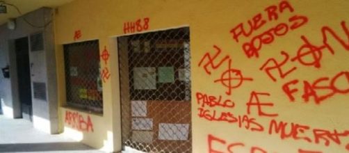 Una de las m&uacute;ltiples pintadas Antipodemos