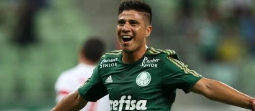 Palmeiras shirt full of sponsors
