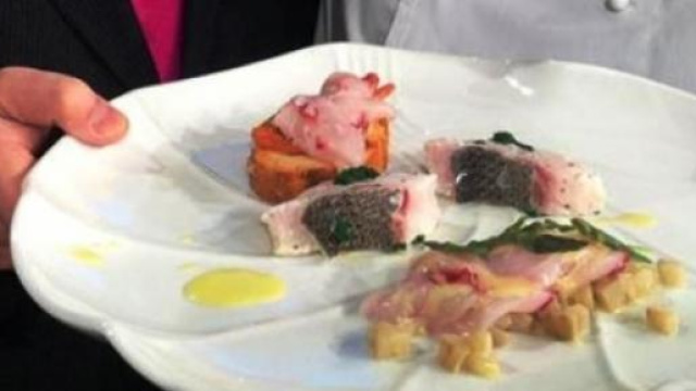 Crudo di pesce con asparagi