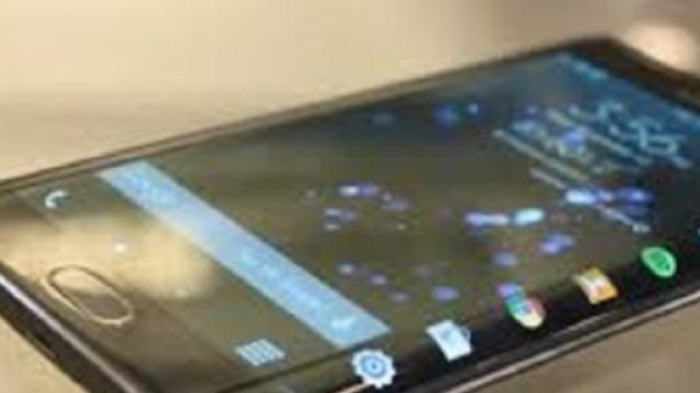 Samsung Galaxy S6: sfida all&rsquo;iPhone di Apple 