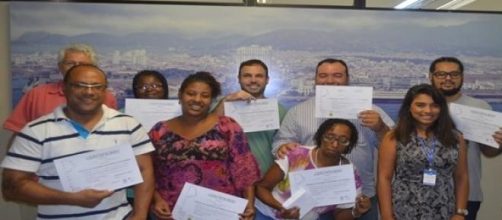 Radialistas comunit&aacute;rios cursam radiojornalismo