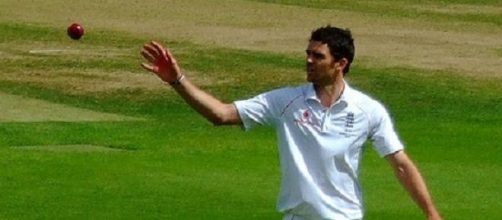 Anderson moved within two wickets of Botham 