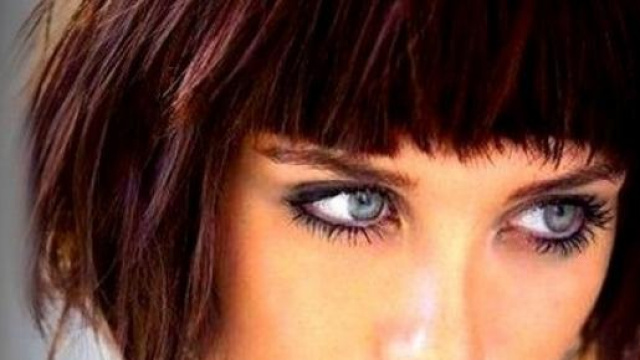 Caschetto corto con frangia