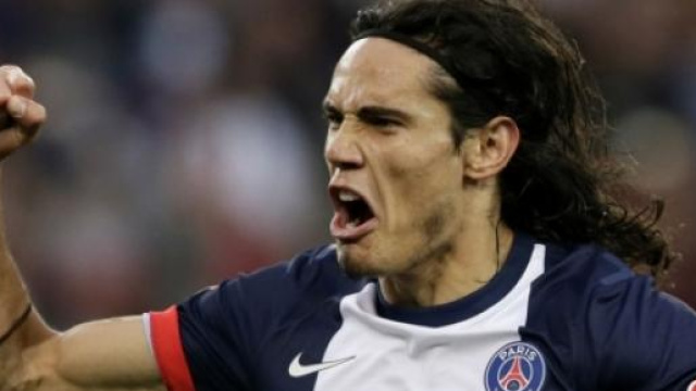 Edinson Cavani esulta dopo gol