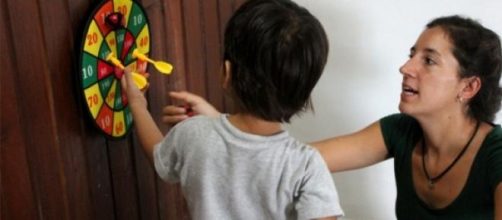 La psic&oacute;loga Cristina Tierra, durante la terapia