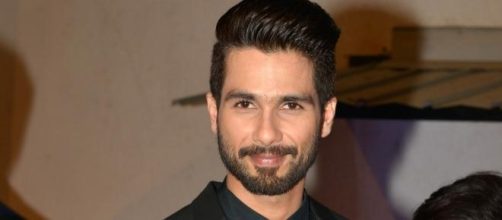 Shahid Kapoor breaks a million hearts 