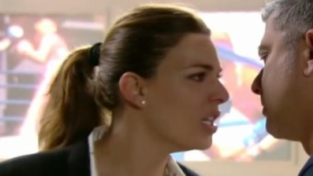 Angela decide di uscire con Leonardo, e Franco?