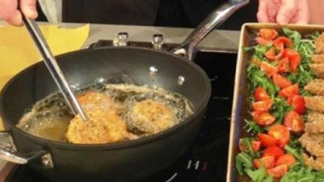 Costolette d'agnello impanate al rosmarino