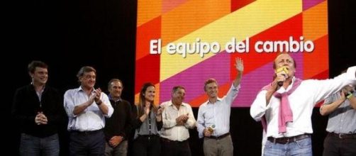 El equipo del PRO, apoyando a Del Sel