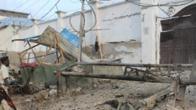 Garowe: Al-Shabaab fa esplodere un bus dell'Onu