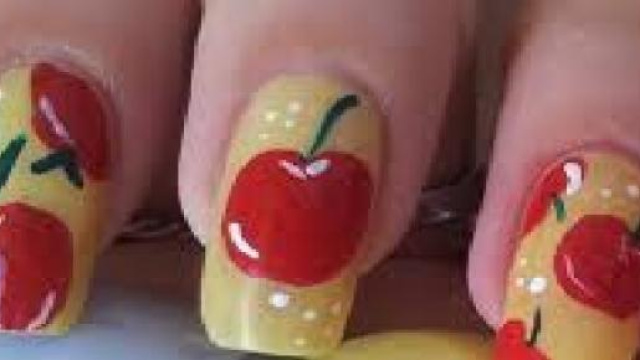Nuove nail art, manicure perfette: estate 2015