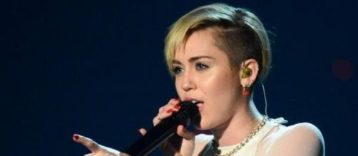 Miley Cyrus joins the single ladies club. 