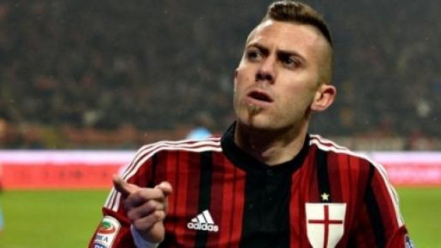 Menez esulta dopo il gol in Milan - Napoli