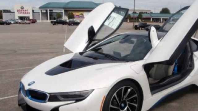 Nuova Bmw i8 hybrid Plug- in