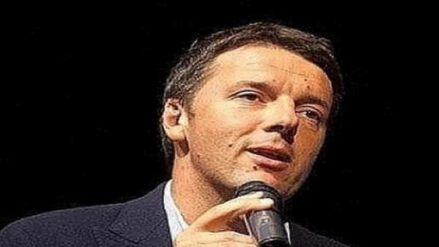 Renzi alle prese di un suo discorso politico.