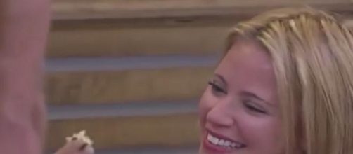 Aynara se deja querer por Cabanas