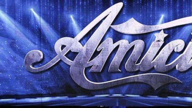 Replica Amici serale 2015 del 25 aprile