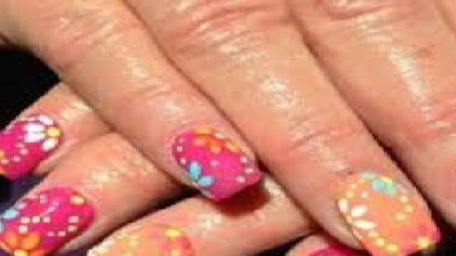 Nuove nail art, tendenza estate 2015