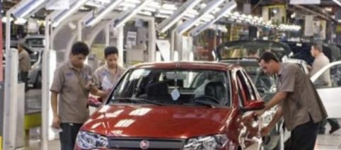 La automotriz Fiat realizará suspensiones por la caída de exportaciones a Brasil