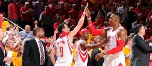 Prigioni(5 puntos), festeja el pase de instancia