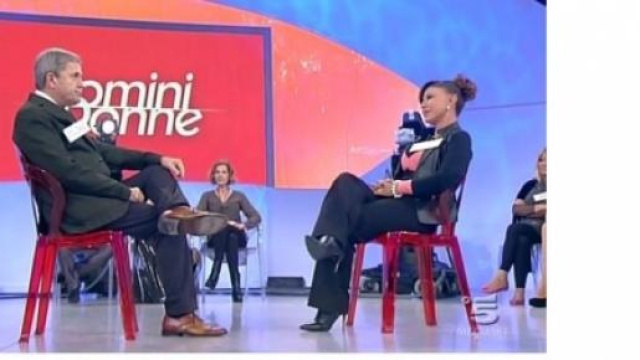 Uomini e donne: Giuliano contro Alba dell'over.