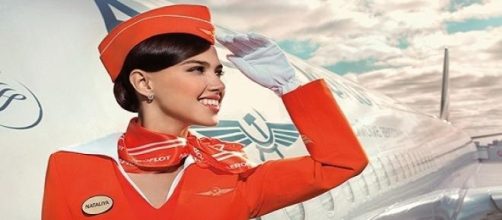 Uma aeromo&ccedil;a n&atilde;o precisa ter cursado faculdade 