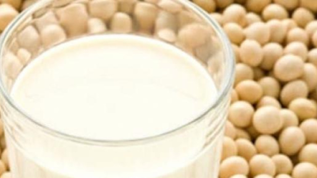 Il latte di soia per gli intollerante al lattosio