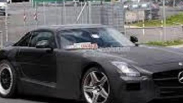 Mercedes: in arrivo la SLC,