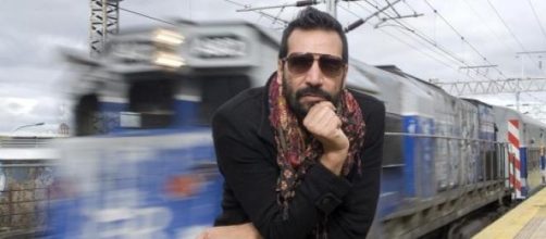 El pibe que dej&oacute; los guantes y agarr&oacute; la guitarra