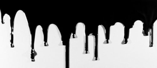 Pintura sint&eacute;tica negra sobre el veh&iacute;culo