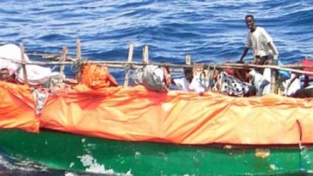 Migranti sui barconi in cerca di libert&agrave; in Italia