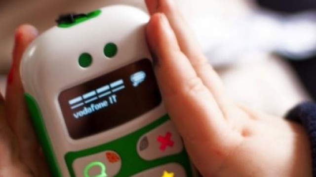 bPhone chiama solo mamma, pap&agrave; e il 112