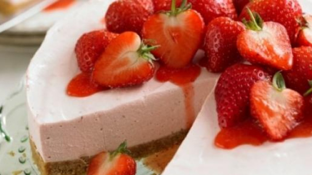 cheesecake americana alle fragole