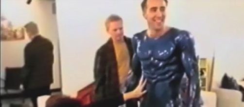 Nicholas Cage se prueba un traje de Superman 