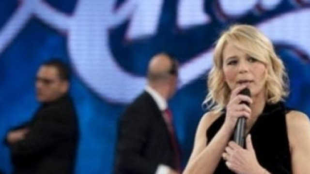 maria de filippi al serale di amici  2015