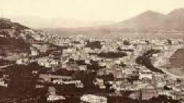 Uomo spara ai passanti dalla finestra 