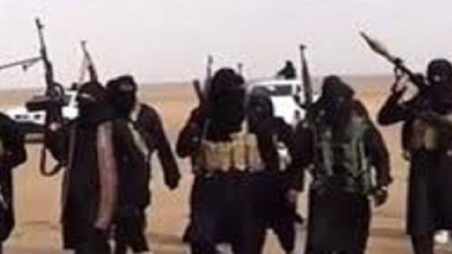 Terroristi dell'Isis armadi di razzi Rpg.