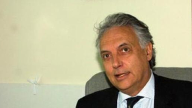 Dimissioni Achille per accusa di truffa e peculato