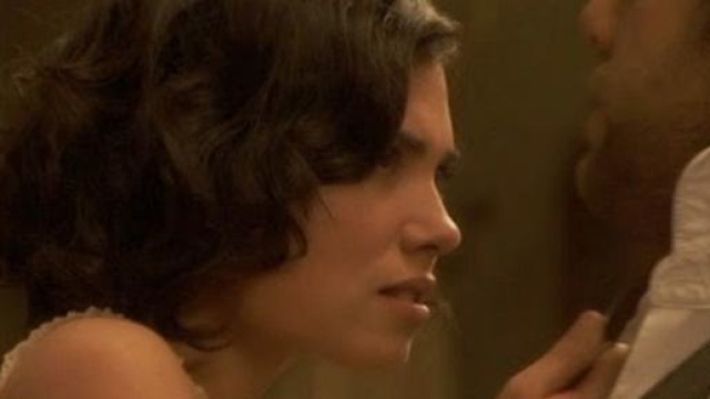 Maria minaccia Fernando con un coltello