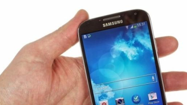 Samsung Galaxy S5 Vs Galaxy S4: cellulari in promo