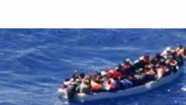 barcone immigrati mar mediterraneo