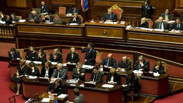 Ddl Buona Scuola, ok ad assunzione 100mila precari