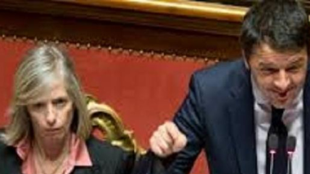Il ministro Stefania Giannini e il premier  Renzi.