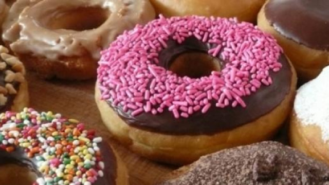 Le ciambelle dolci e colorate